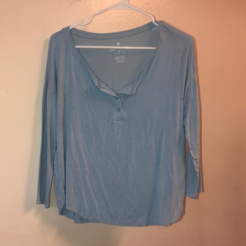 Blue quarter sleeved top